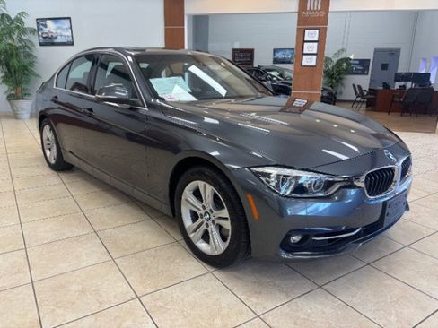 Used 2018 BMW 330i Sedan RWD image 1