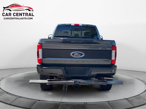 Used 2018 Ford F250 Lariat w/ Lariat Ultimate Package image 4