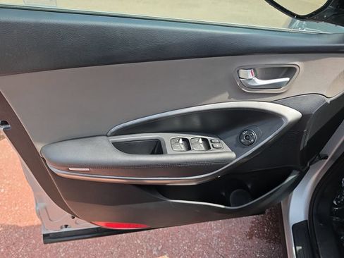 Used 2018 Hyundai Santa Fe SE AWD/4WD image 10