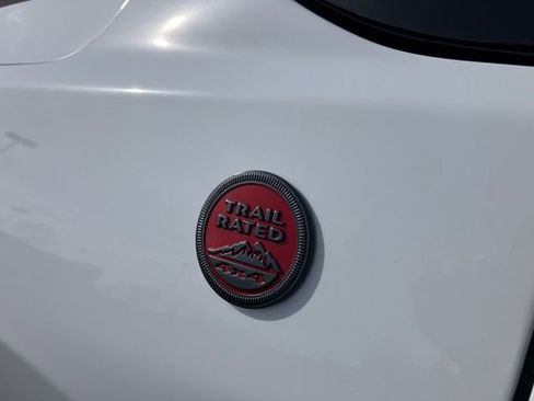Used 2025 Jeep Compass Trailhawk image 23