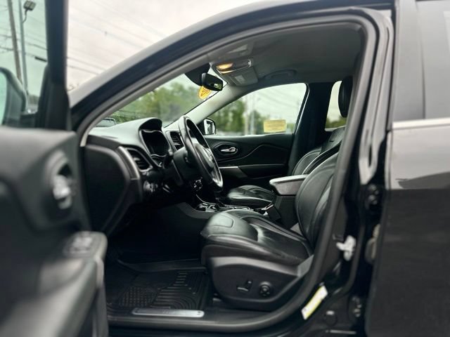 Used 2019 Jeep Cherokee Limited AWD/4WD image 10