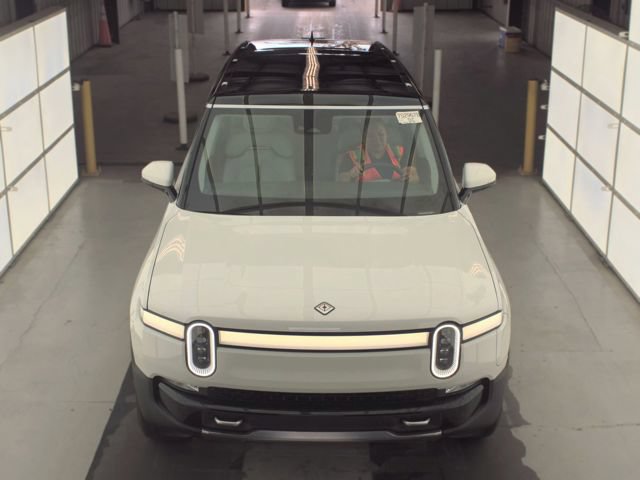 Used 2024 Rivian R1S Adventure Quad AWD/4WD image 2