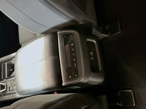 Used 2025 Nissan Pathfinder SV AWD/4WD image 27