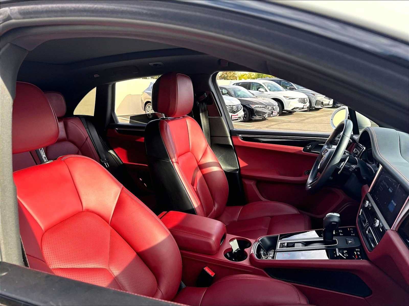 Used 2022 Porsche Macan S AWD/4WD image 10