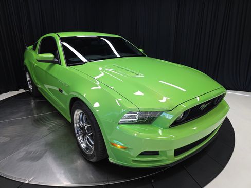 Used 2013 Ford Mustang GT Premium w/ Comfort Pkg RWD image 51