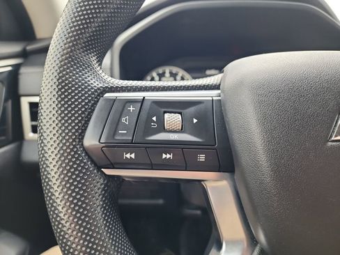 Used 2022 Mitsubishi Outlander ES image 23