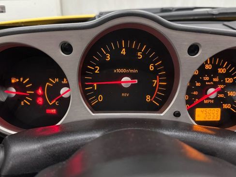 Used 2005 Nissan 350Z Touring RWD image 17