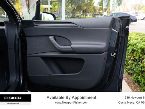 Used 2024 Tesla Model X image 29