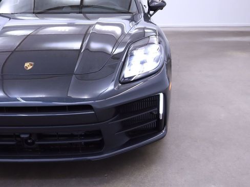 New 2025 Porsche Panamera 4 image 11