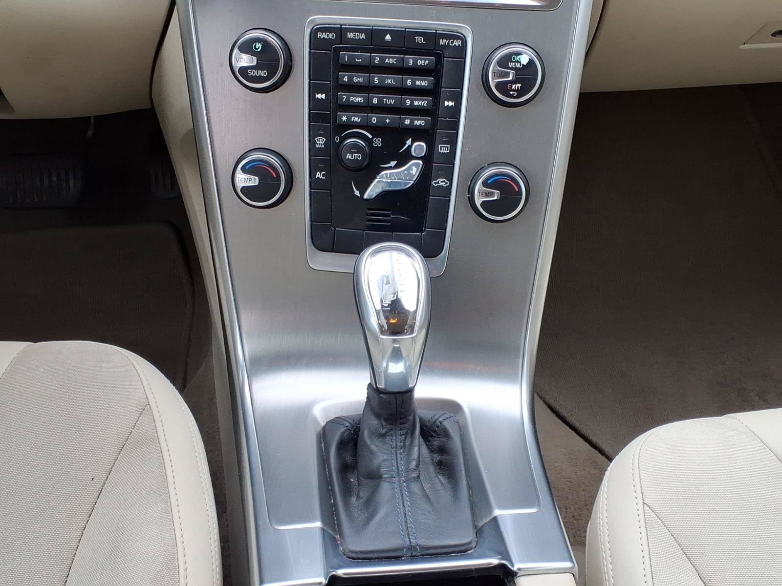 Used 2013 Volvo XC60 3.2 FWD image 7
