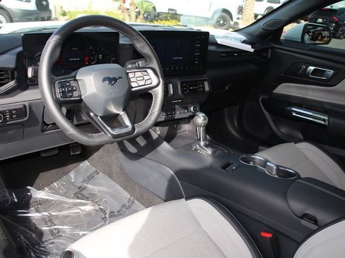 Certified 2025 Ford Mustang Convertible RWD image 19