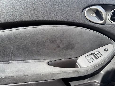 Used 2016 Nissan 370Z Touring image 10