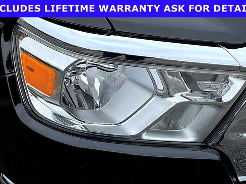 Used 2024 RAM 1500 Laramie AWD/4WD image 21