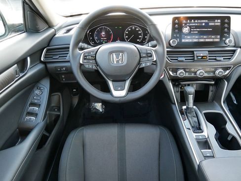 Used 2018 Honda Accord EX image 13