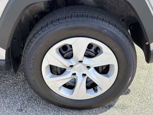 Certified 2025 Toyota RAV4 LE FWD image 30