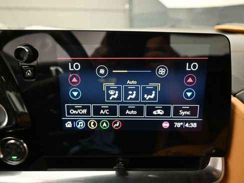 Used 2020 Chevrolet Corvette Stingray Preferred Cpe w/ 2LT Preferred Equipment Group RWD image 11