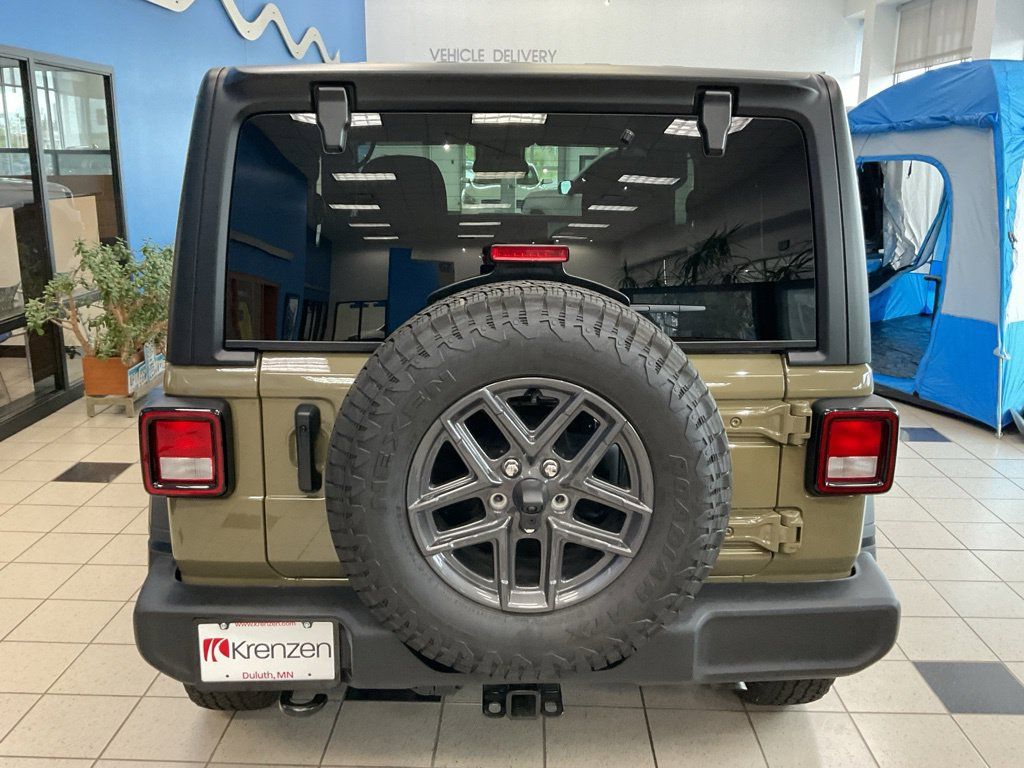 Used 2025 Jeep Wrangler Sport AWD/4WD image 6