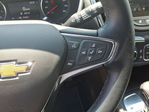 Used 2024 Chevrolet Equinox LT FWD image 31