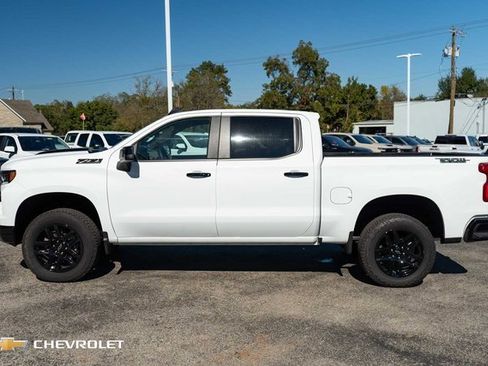 Used 2025 Chevrolet Silverado 1500 LT Trail Boss w/ Dark Appearance Package image 10