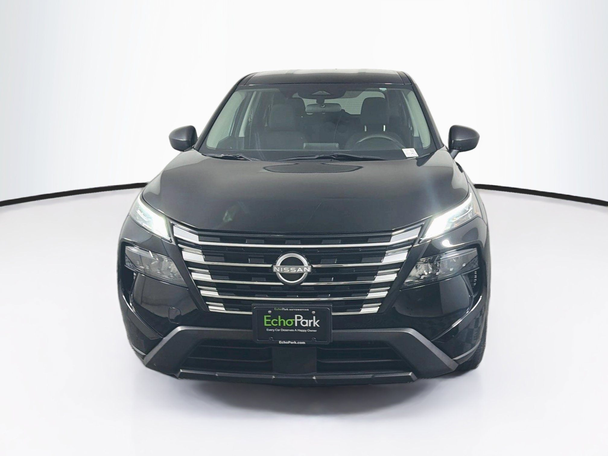 Used 2024 Nissan Rogue S FWD image 2
