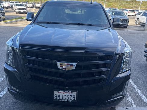 Used 2019 Cadillac Escalade Premium Luxury w/ Escalade Sport Edition image 2