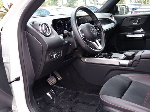 Used 2023 Mercedes-Benz GLB 250 image 26
