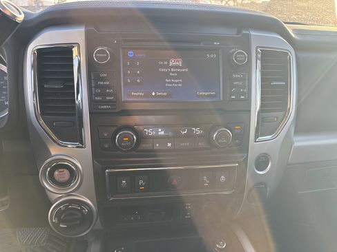 Used 2018 Nissan Titan PRO-4X w/ Pro-4x Convenience Package image 18