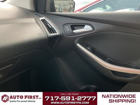 Used 2018 Ford Focus Titanium FWD image 27