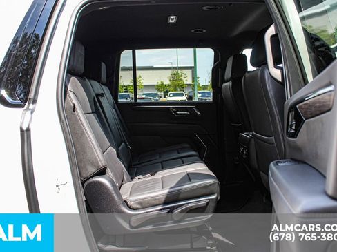Used 2025 Chevrolet Suburban Z71 AWD/4WD image 22
