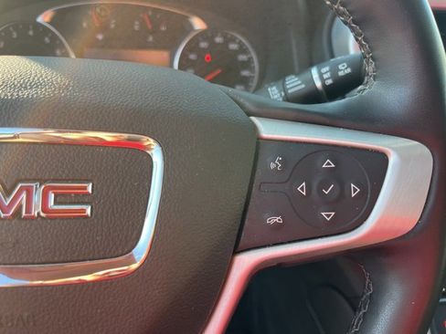 Used 2023 GMC Acadia SLT w/ Preferred Package image 19