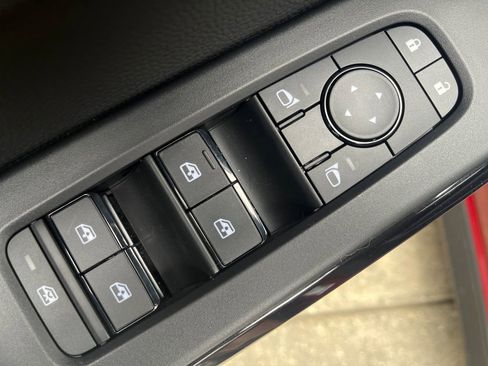 New 2026 Nissan Pathfinder SV image 11