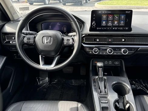 Used 2023 Honda Civic Touring image 3