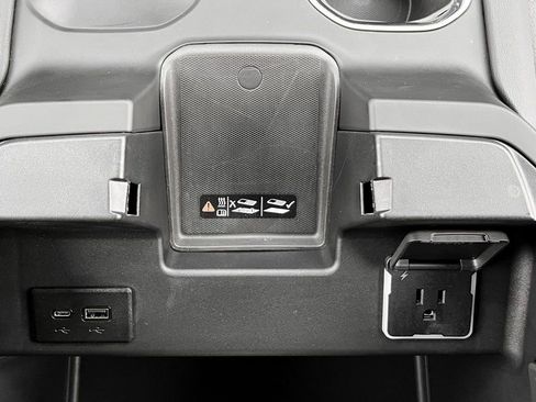 Used 2025 GMC Sierra 2500 Denali image 25