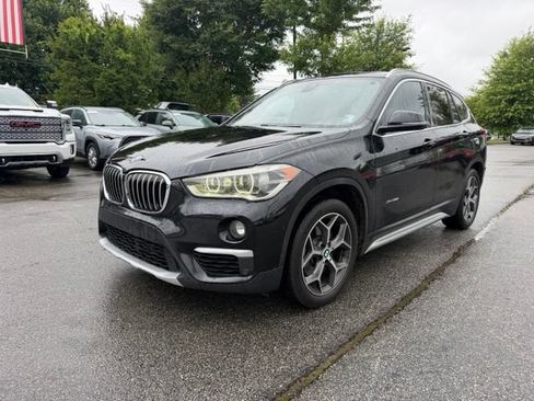 Used 2017 BMW X1 xDrive28i AWD/4WD image 1