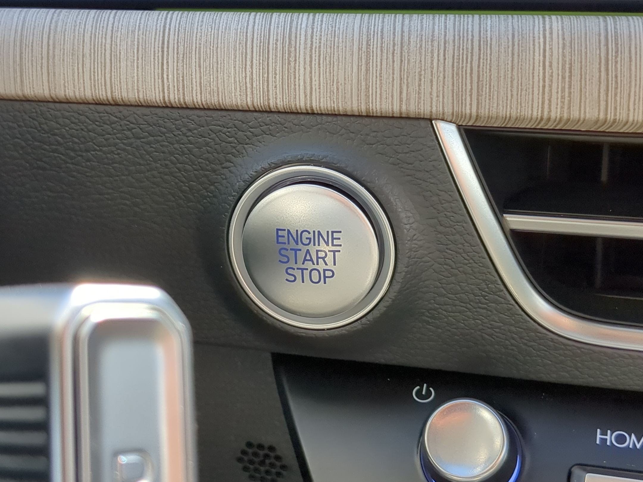 Used 2025 Hyundai Sonata Limited FWD image 18