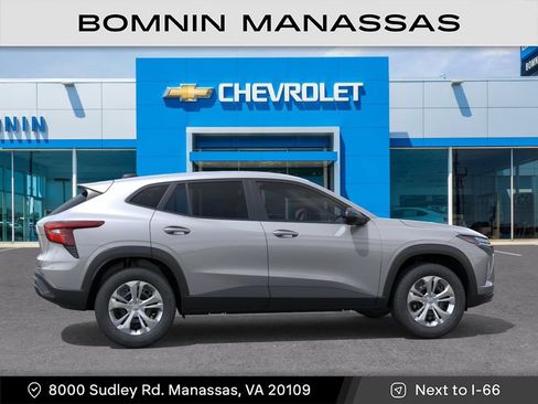 New 2026 Chevrolet Trax LS FWD image 6