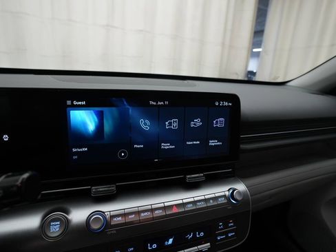 Used 2024 Hyundai Kona SEL AWD/4WD image 6