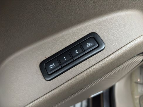 Used 2015 Chevrolet Tahoe LTZ image 23