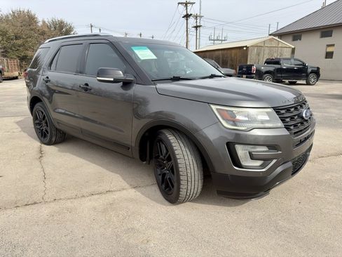 Used 2017 Ford Explorer Sport w/ Equipment Group 401A image 8