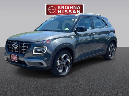 Used 2024 Hyundai Venue Limited FWD image 2