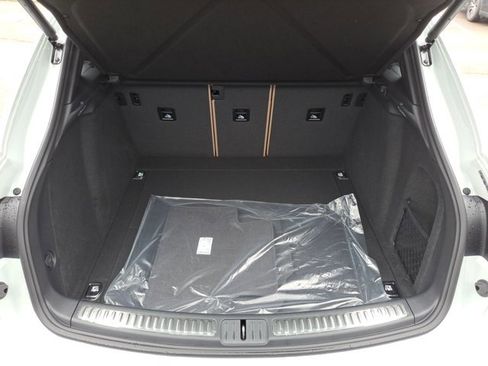 New 2026 Porsche Macan image 15