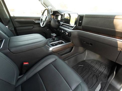 Used 2023 GMC Sierra 1500 SLT w/ SLT Premium Package image 31