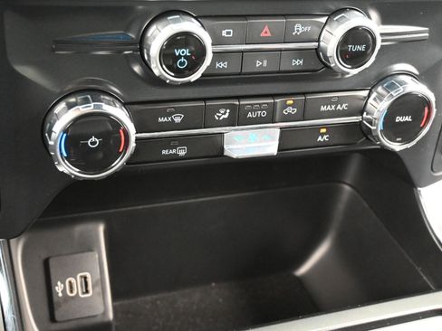 Used 2026 Ford F150 XLT w/ XLT Black Appearance Package AWD/4WD image 19