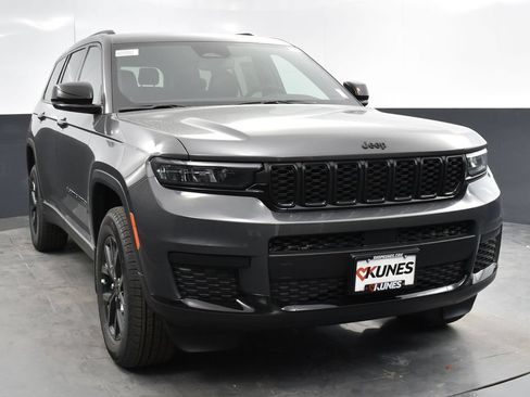 Used 2025 Jeep Grand Cherokee L Altitude AWD/4WD image 2