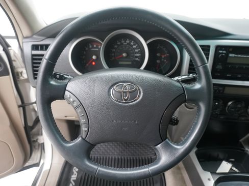 Used 2008 Toyota 4Runner SR5 AWD/4WD image 13