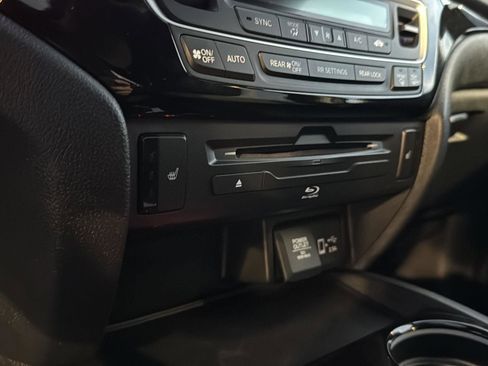 Used 2022 Honda Pilot Touring image 24