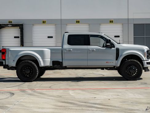 Used 2026 Ford F450 Platinum w/ FX4 Off-Road Package image 20