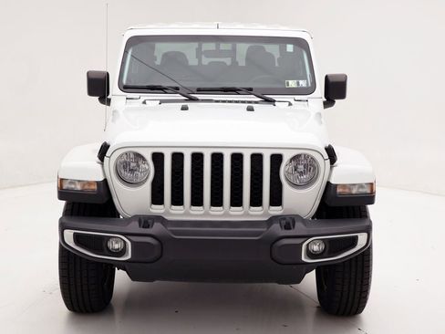 Used 2023 Jeep Gladiator Overland image 5