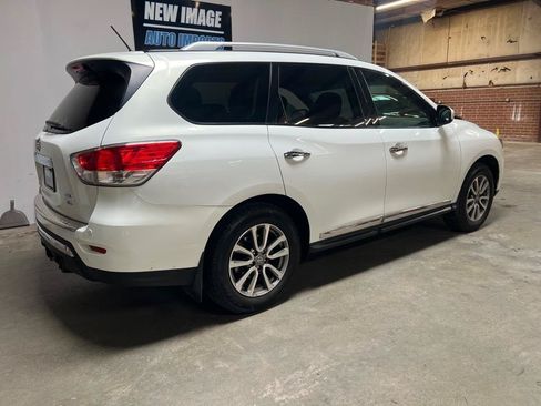 Used 2014 Nissan Pathfinder SL w/ SL Tech Package AWD/4WD image 2