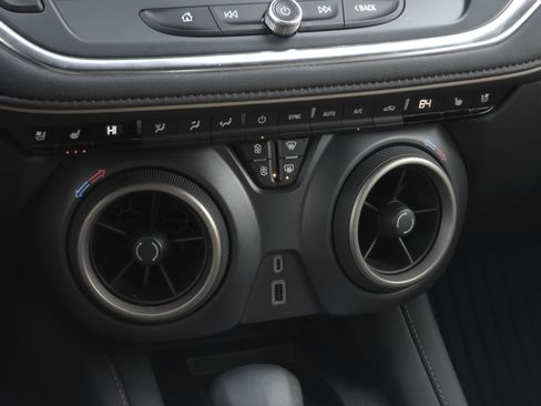 Used 2024 Chevrolet Blazer Premier w/ Driver Confidence II Package image 17